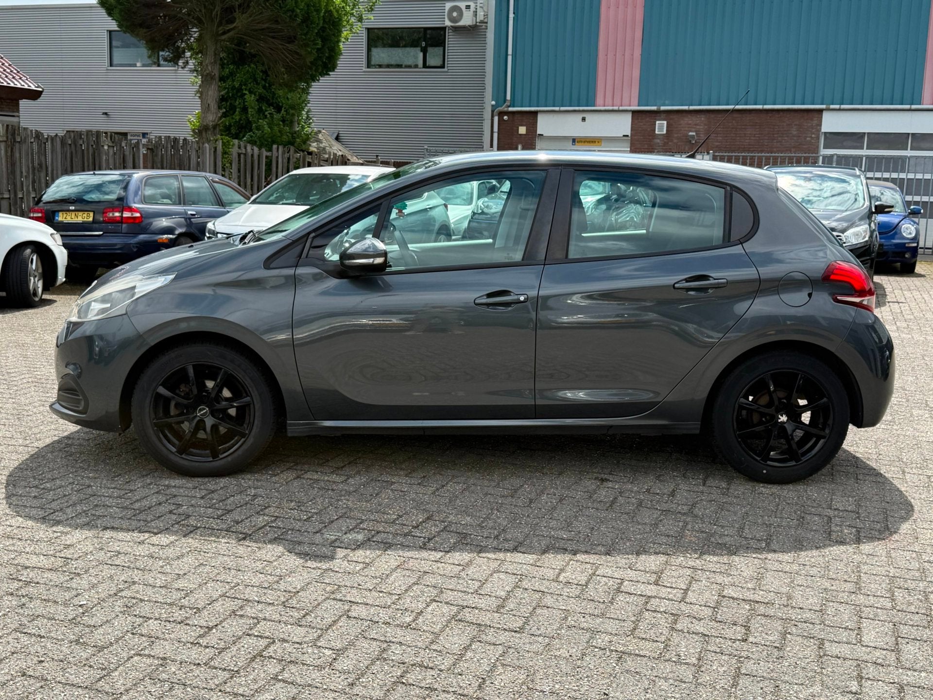 Peugeot 208 1.0 PureTech Access STOELVERWARMING, Gebruikt, Bedrijf, 3 cilinders, LED verlichting