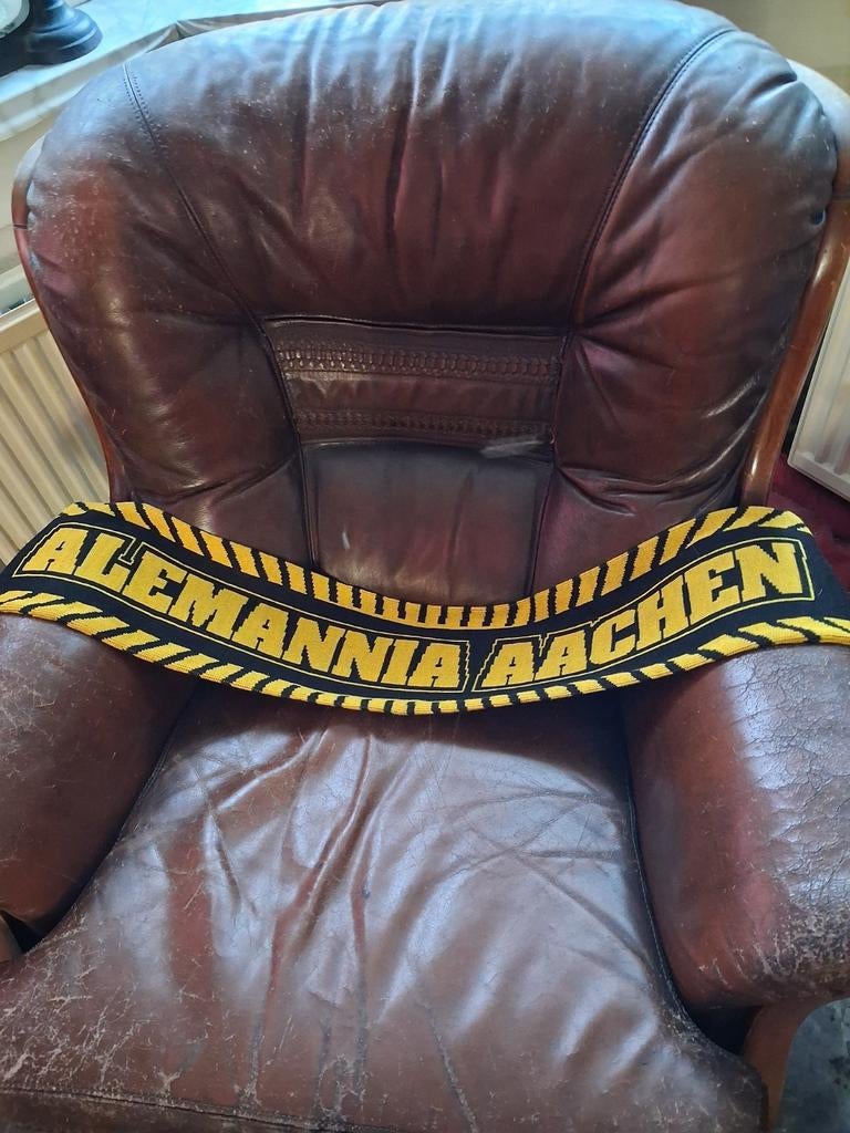 Te koop sjaal van ALEMANNIA AACHEN., Groter dan maat XL, Ophalen of Verzenden, Overige typen