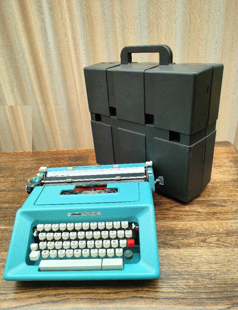 Typemachine OLIVETTI STUDIO 46. Geschikt voor A3 & A4 papier, Diversen, Typemachines, Ophalen, Gebruikt