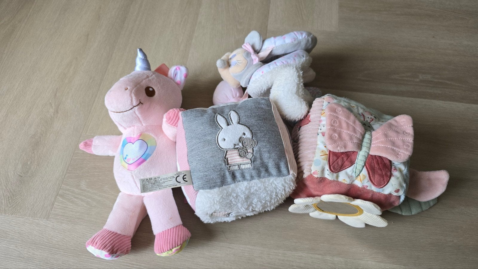 Babyspeelgoed set: Eenhoorn knuffel, activiteitenkubus, Ophalen, Gebruikt, Overige typen