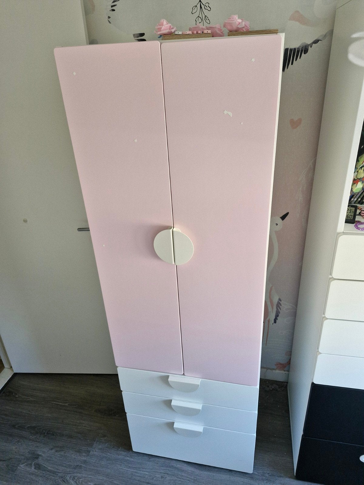 Roze/witte kledingkast met lades, Ophalen, Gebruikt, 50 tot 70 cm, 105 cm of meer