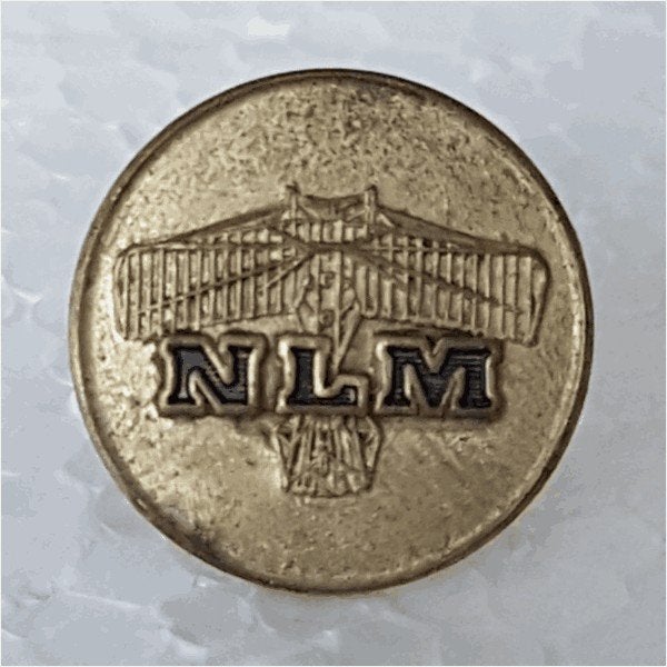 SP0118 Speldje NLM zwart, Verzamelen, Speldjes, Pins en Buttons, Ophalen of Verzenden, Gebruikt, Overige onderwerpen