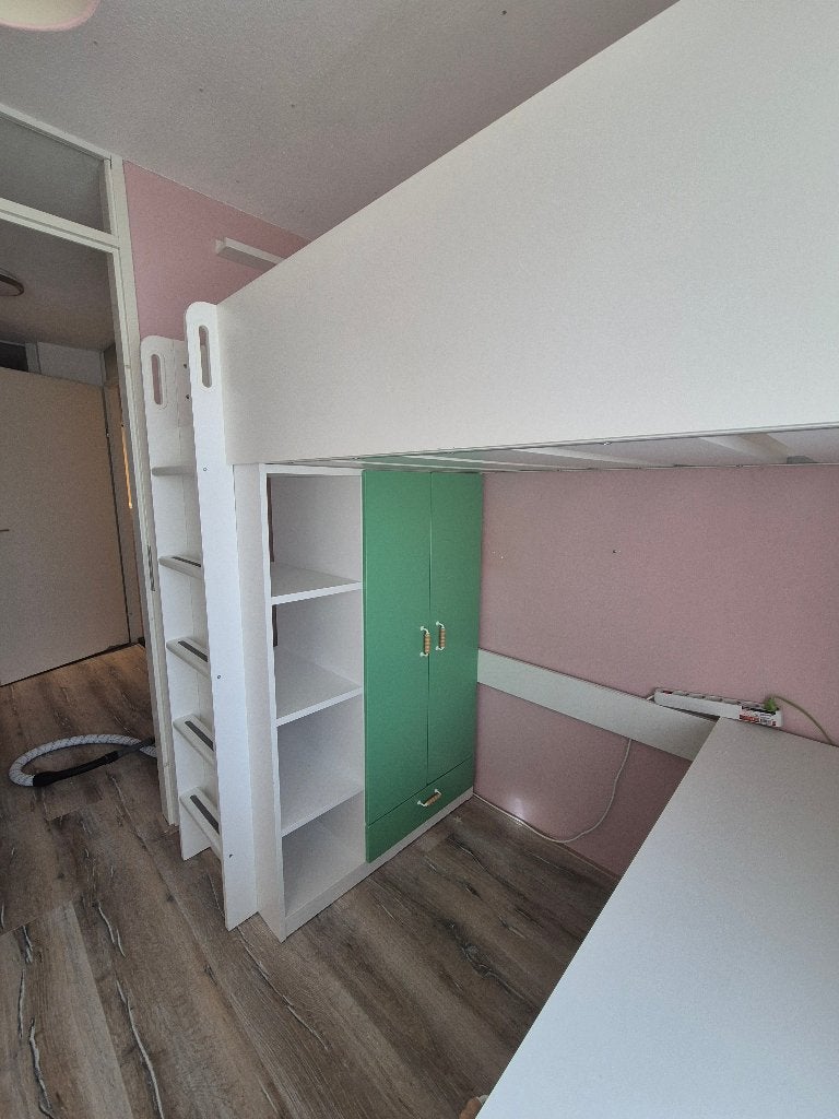 Smastad hoogslaper/ bureau/ kast Ikea, Kinderen en Baby's, Kinderkamer | Stapelbedden en Hoogslapers, Ophalen, Zo goed als nieuw