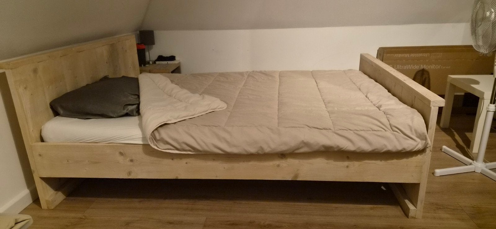 Steigerhouten 140 cm tweepersoonsbed met lattenbodem, Ophalen, Gebruikt, Overige kleuren, Rustiek