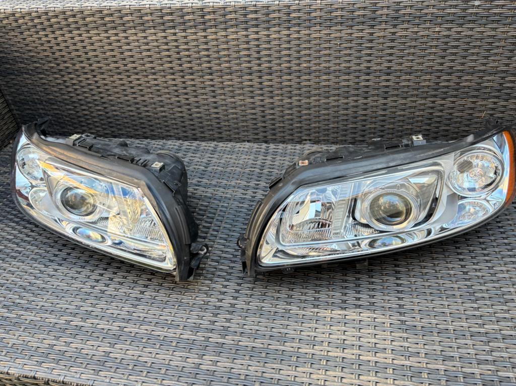 Set Xenon koplampen V70 fase 2 en S60 fase 1, Auto-onderdelen, Verlichting, Ophalen, Volvo