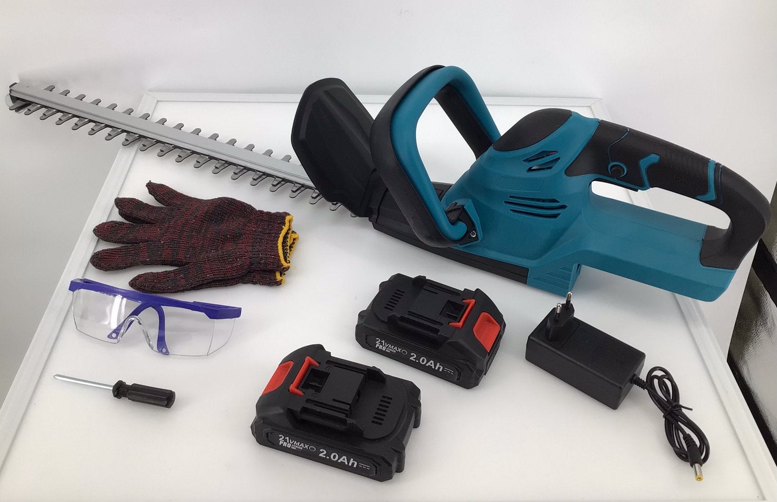 Heggenschaar. Nieuw. Werkt op Makita21v LXTaccu. € 55,00., Ophalen of Verzenden, Nieuw, Accu