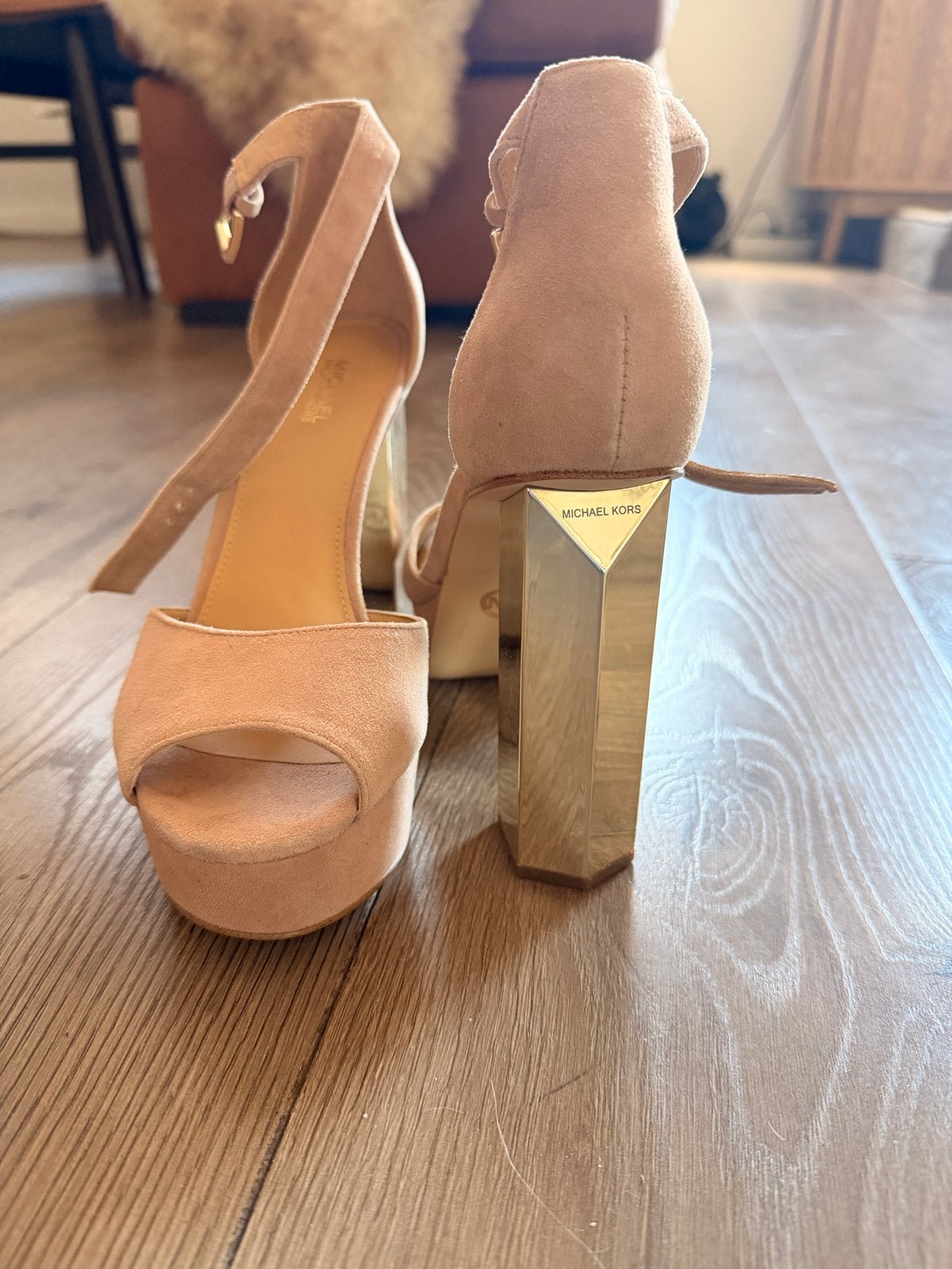 Michael Kors hakken 38, Ophalen, Zo goed als nieuw, Beige, Pumps