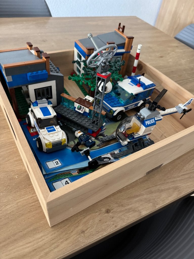 Lego city politiebureau 4440, Kinderen en Baby's, Speelgoed | Duplo en Lego, Ophalen of Verzenden, Zo goed als nieuw