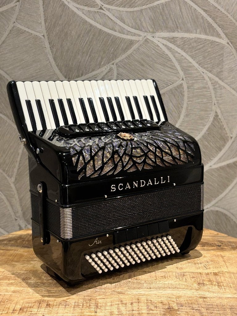 Scandalli Air II - Cassotto - lichtgewicht - unieke kans, 72-bas, Met koffer, Toetsaccordeon, Zo goed als nieuw