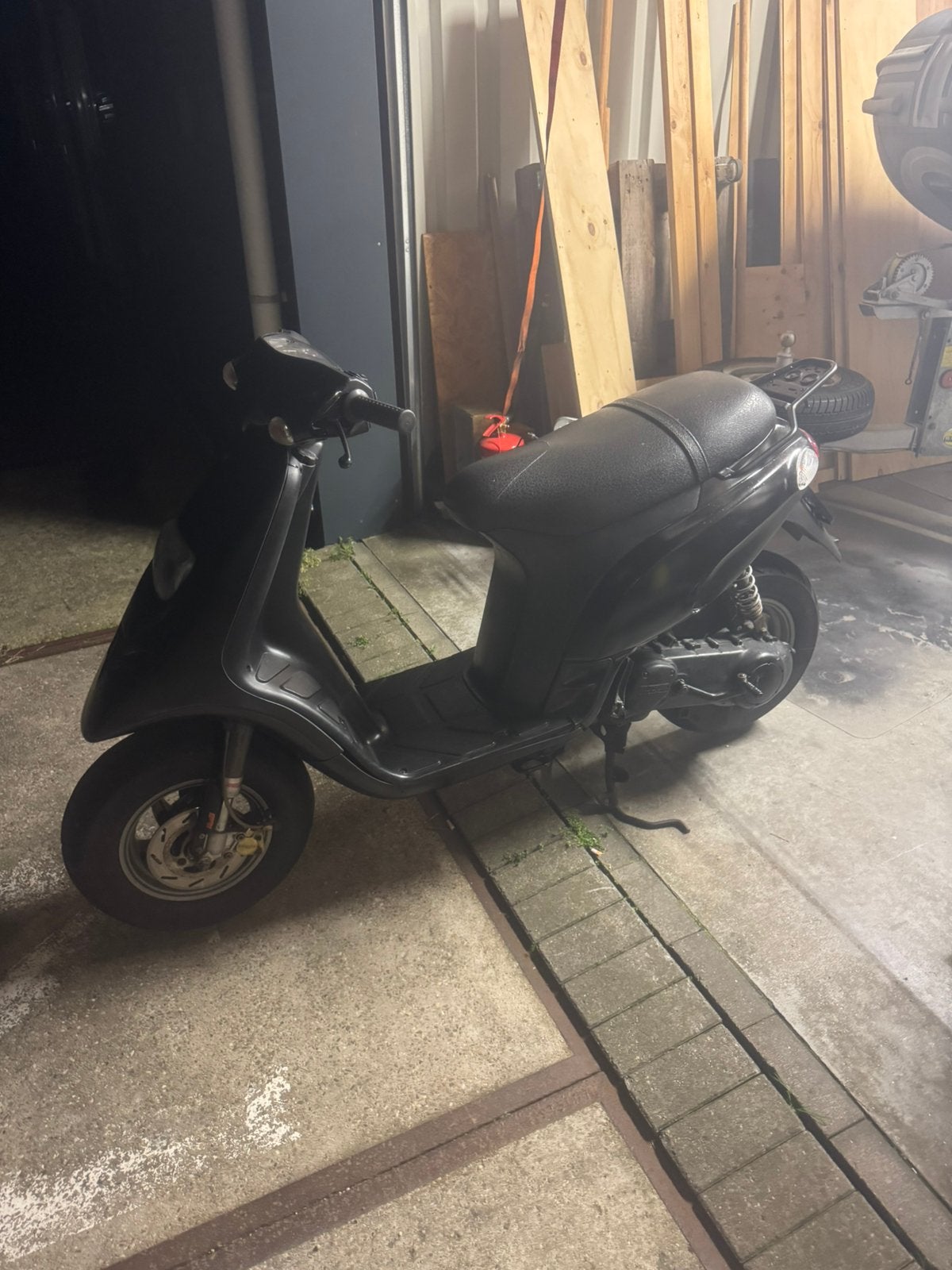 Piaggio typhoon 70cc 2005, Ophalen, Piaggio, Tweetakt, Gebruikt