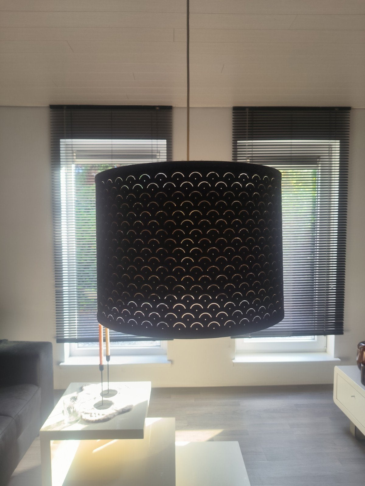 IKEA FADO hanglamp - Zwart met gouden binnenkant, Verzenden, Modern, Sfeervol, E27 (groot), Zo goed als nieuw