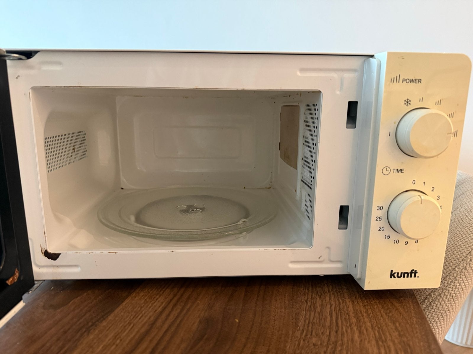 Kunft Magnetron - Goede staat, Witgoed en Apparatuur, Magnetrons, Gebruikt, Ophalen of Verzenden, Magnetron, Draaiplateau
