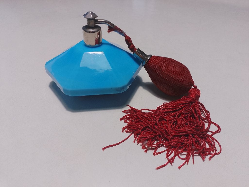 Vintage Parfum Verstuiver Lou Lou met Kwast - Cacharel, Ophalen of Verzenden, Gebruikt, Parfumfles