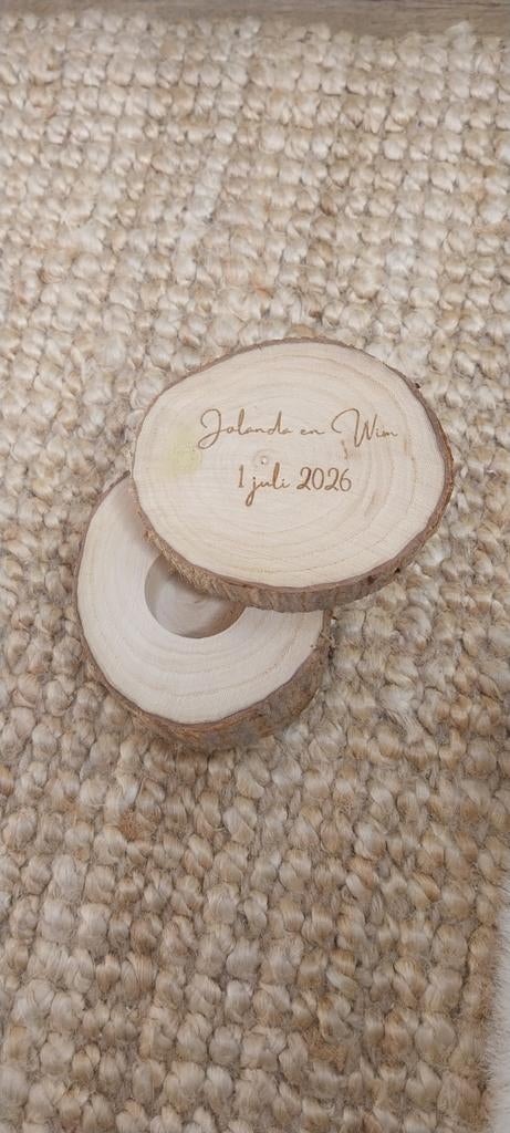 Gepersonaliseerde boomstam houten ringendoosje voor bruiloft, Hout, Nieuw, Ophalen of Verzenden, Landelijk