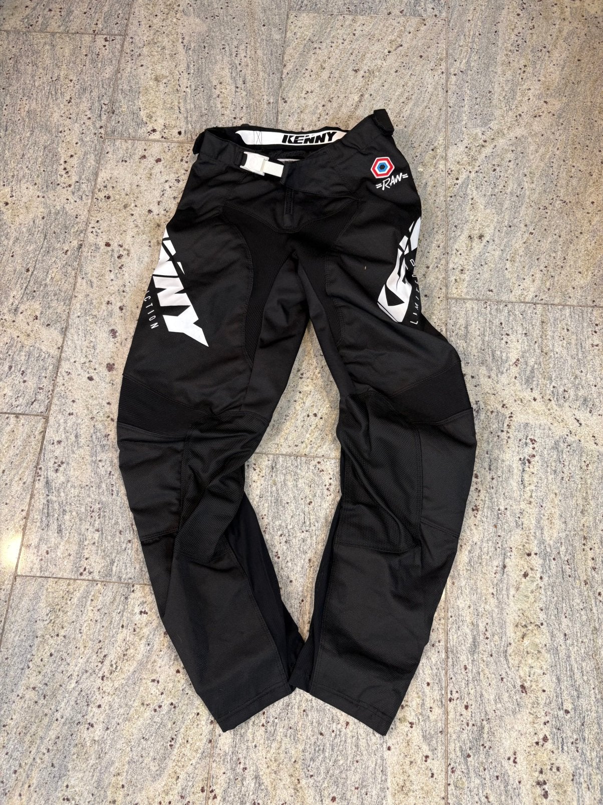 Kenny Motorcross broek kind cross mt 30us zwart wit, Motoren, Kleding | Motorkleding, Ophalen of Verzenden, Tweedehands, Kinderen