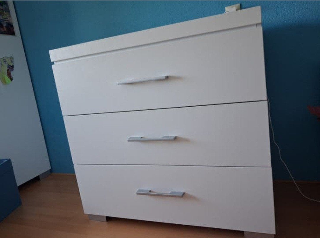 Witte commode met 3 laden, Huis en Inrichting, Kasten | Ladekasten, Ophalen, Overige materialen, Gebruikt, 50 tot 100 cm