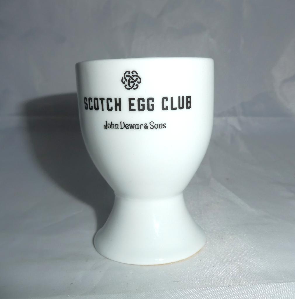 Dewar's Scotch Whisky Egg Club eierdop, Verzamelen, Ophalen of Verzenden, Zo goed als nieuw, Gebruiksvoorwerp