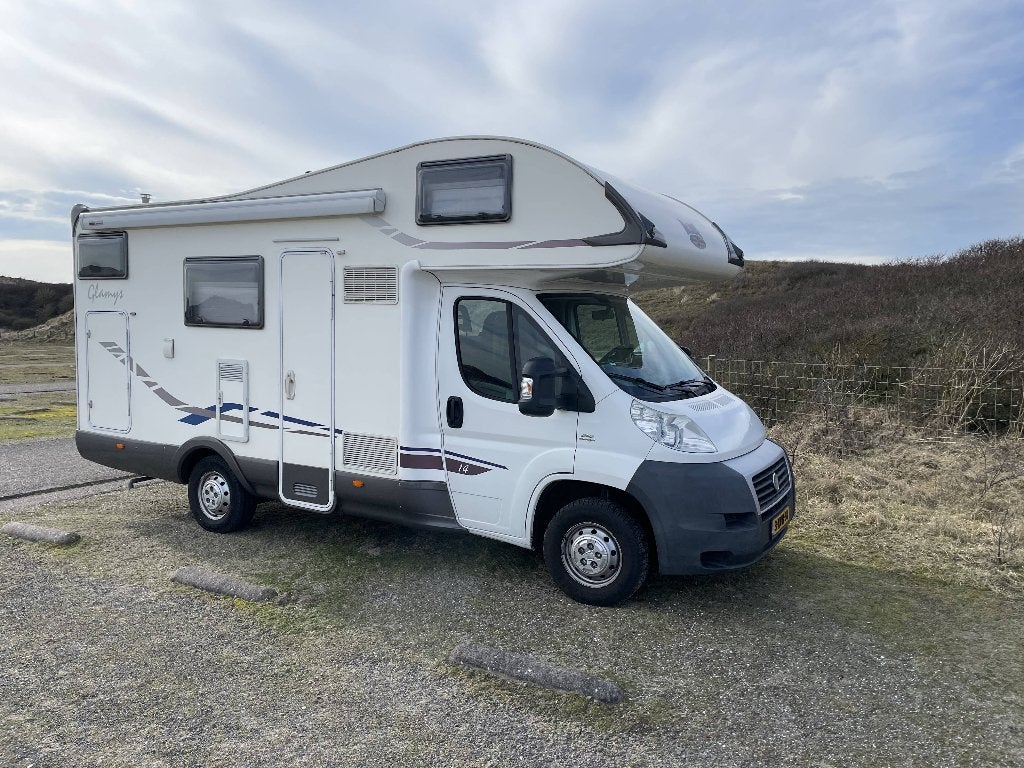 6 Persoons Alkoof Camper 2011 Trekhaak Zonnepaneel McLouis, Koelkast, Alkoof, Ringverwarming, Fiat