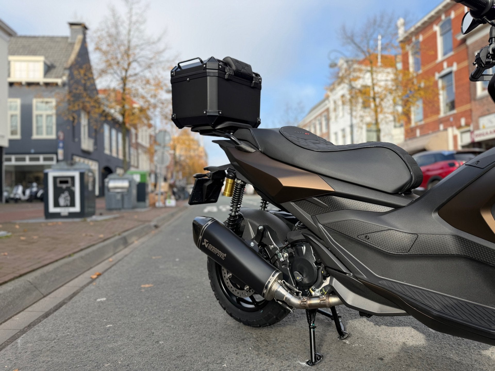 Aprilia SR GT 400 SPECIALPAINT | MARRAKECH BROWN |EXCLUSIVE, Scooter, 399 cc, Automaat, Gebruikt