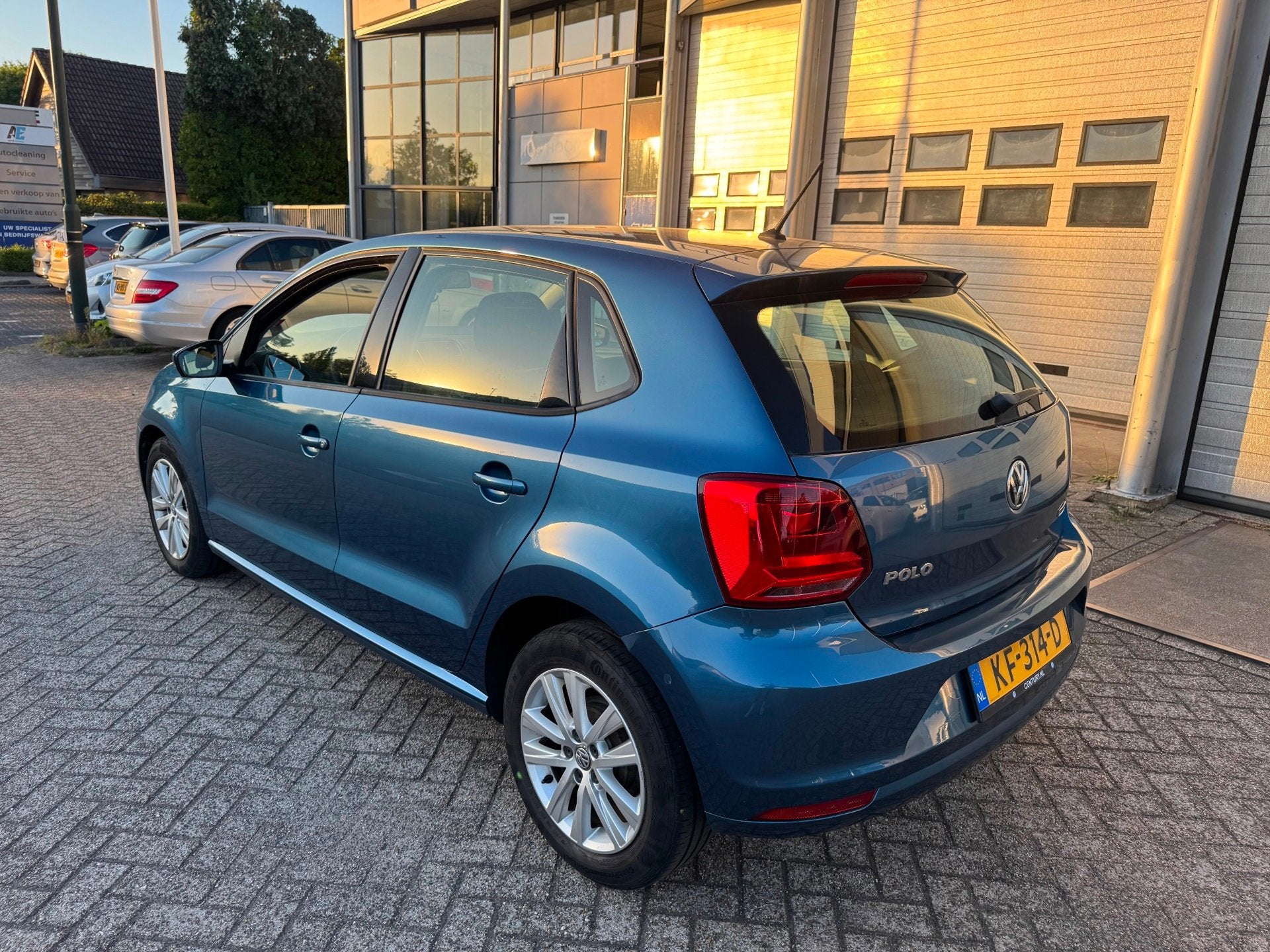 Volkswagen Polo 1.0 Comfortline Airco, Auto's, Volkswagen, Euro 6, Blauw, Bedrijf, Handgeschakeld