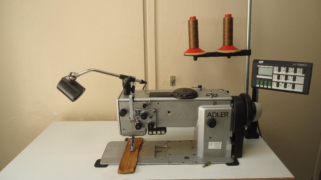 Industrie Naaimachine Adler 3 Voudig Transport Volauto.(767, Overige merken, Nieuw, Ophalen of Verzenden, Naaimachine