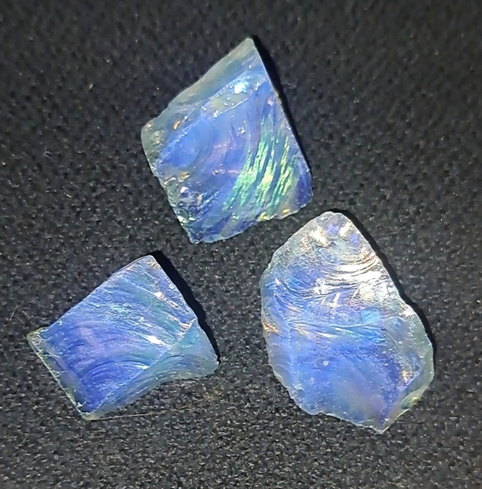 3x Opaliet edelsteen 3-4 cm edelstenen verzameling kristal, Verzamelen, Mineralen en Fossielen, Ophalen of Verzenden