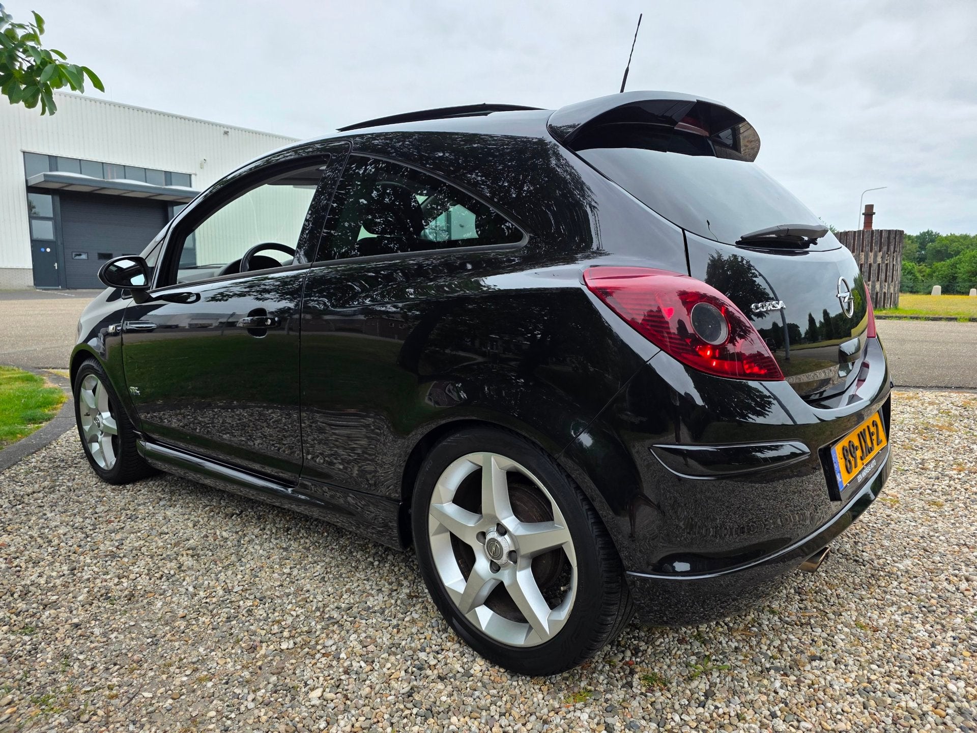 Opel Corsa 1.4-16V sport OPC PANORAMADAK, Voorwielaandrijving, 4 cilinders, Zwart, Origineel Nederlands