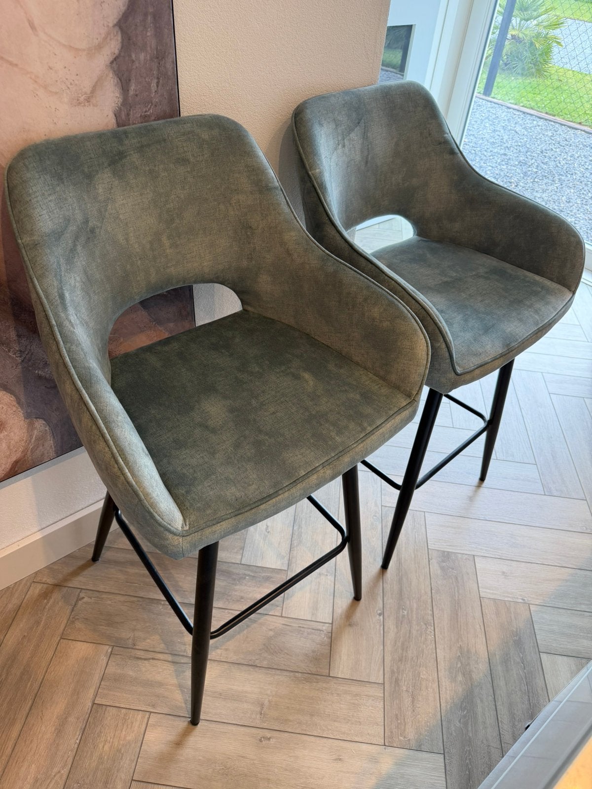 2x barkrukken velvet, Huis en Inrichting, Barkrukken, 2 krukken, Ophalen, Zo goed als nieuw, 60 tot 90 cm