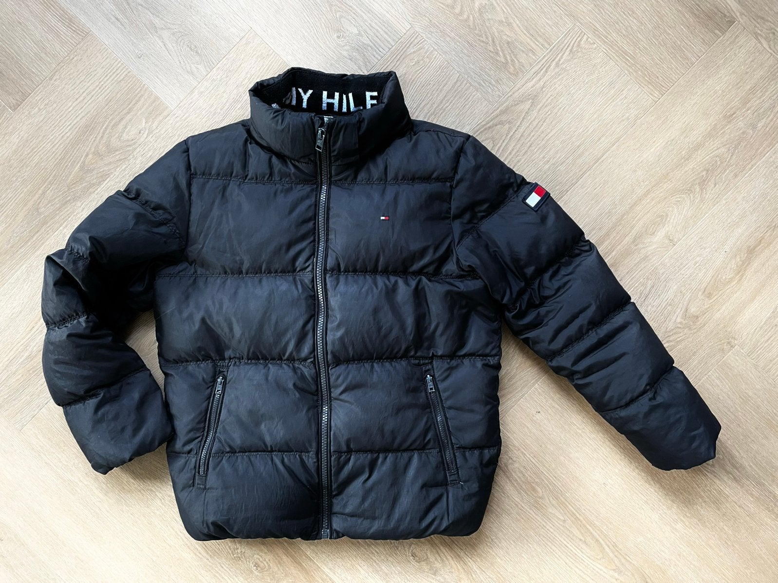 Tommy Hilfiger Puffer Jacket Zwart Maat 140, Verzenden, Zo goed als nieuw, Jongen of Meisje, Jas