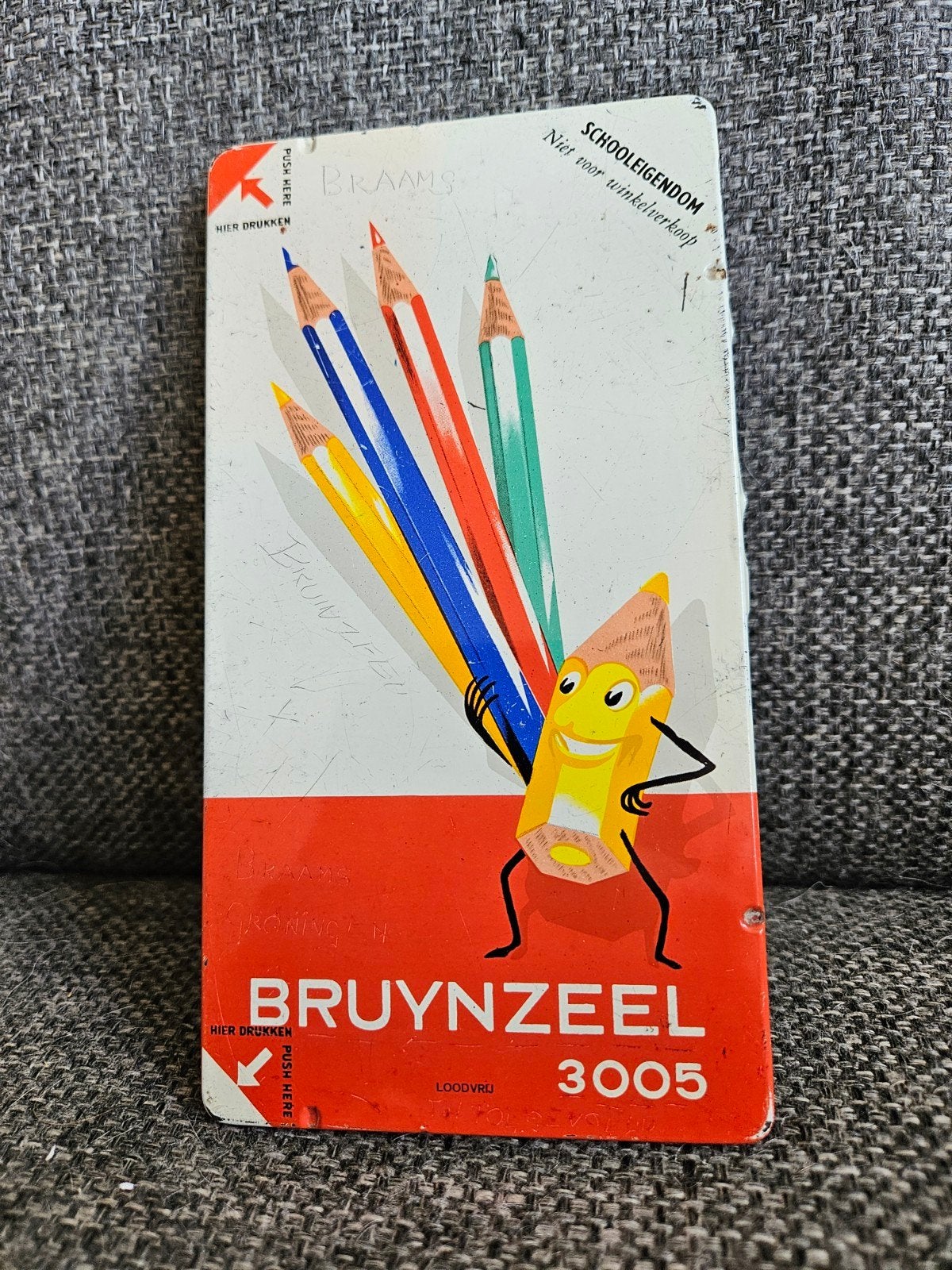 Vintage Bruynzeel 3005 potlood blik met vlaggen, Verzamelen, Verzenden, Gebruikt