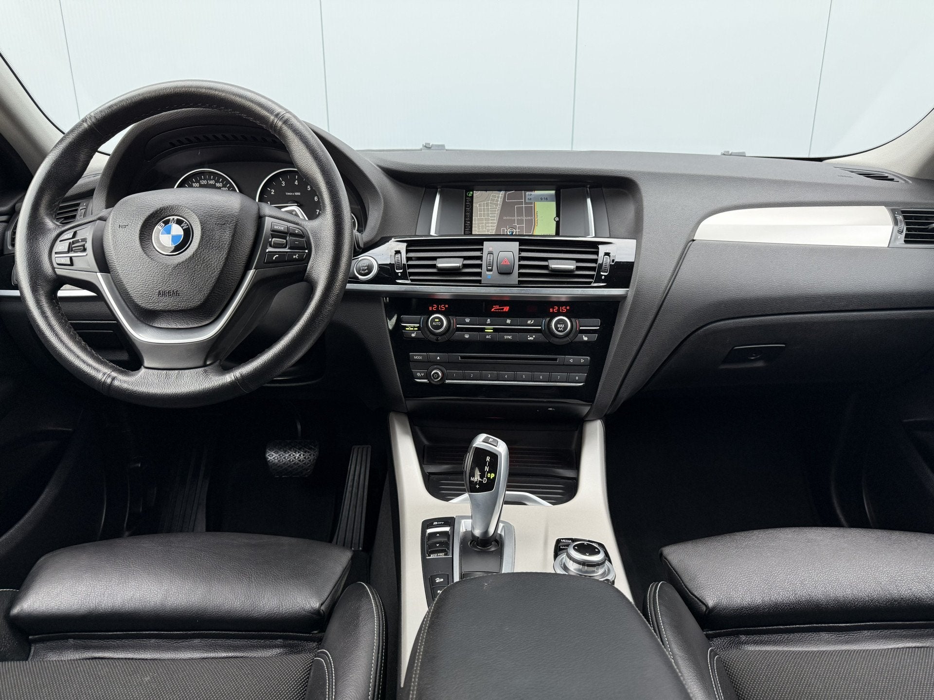 BMW X4 xDrive20i Centennial High Executive Automaat van €2, Automaat, Gebruikt, Euro 6, 2000 kg