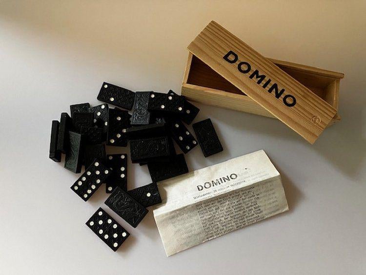 Domino, Hobby en Vrije tijd, Gezelschapsspellen | Overige, Zo goed als nieuw, Drie of vier spelers, Ophalen of Verzenden
