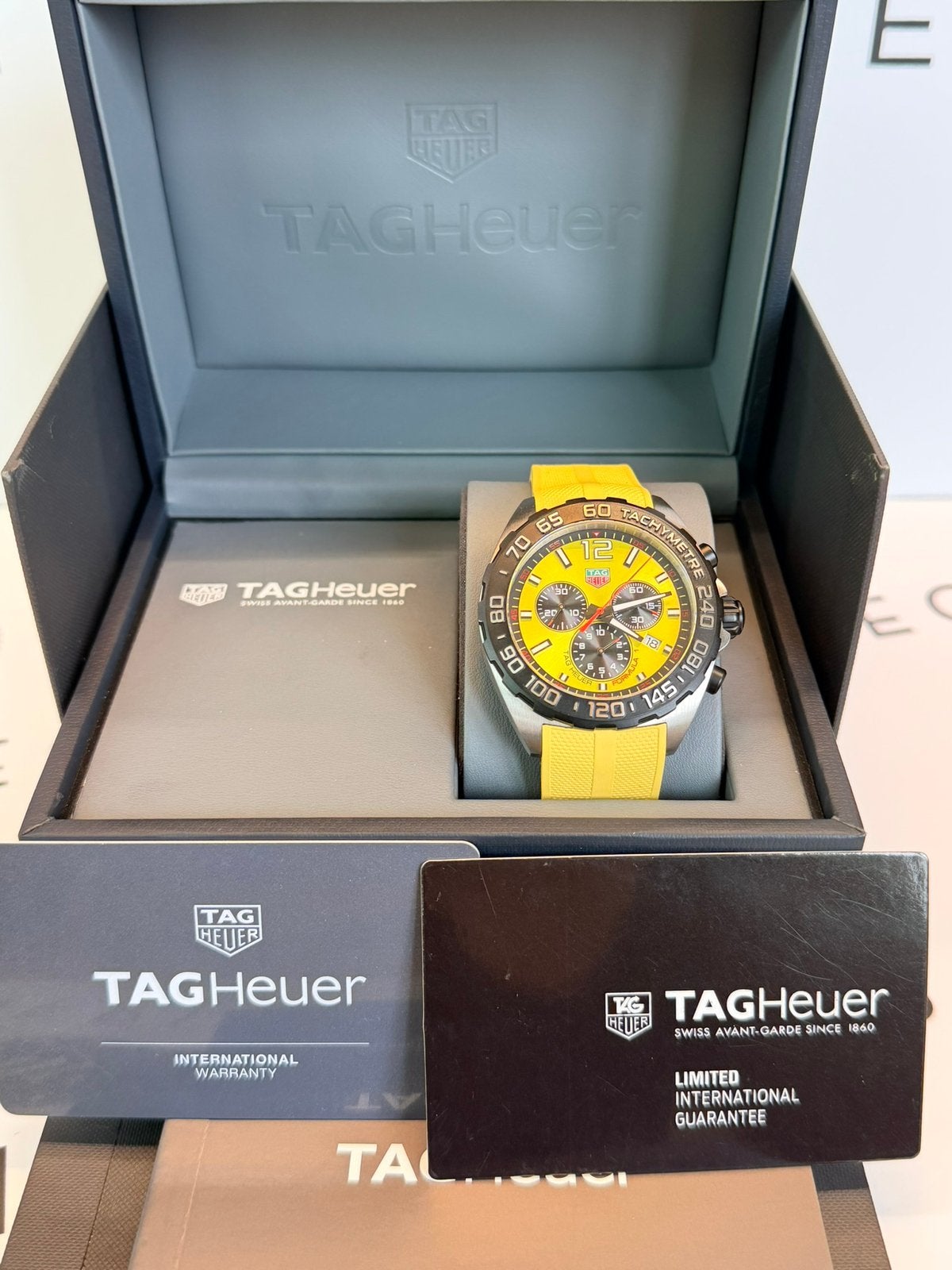 Tag Heuer Formula 1 Chrono CAZ101AM.FT8054 2023 Pre owned, Sieraden, Tassen en Uiterlijk, Ophalen, Kunststof, Polshorloge, Overige materialen