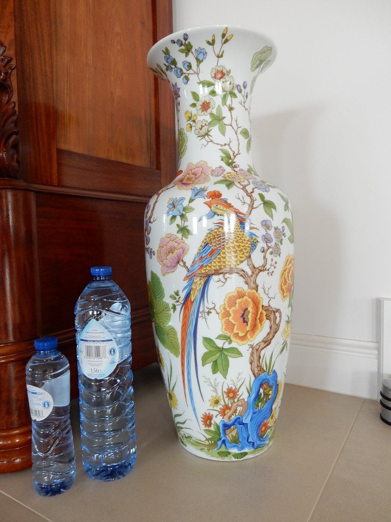 Grote handbeschilderde porseleinen vloervaas 67 cm., Ophalen