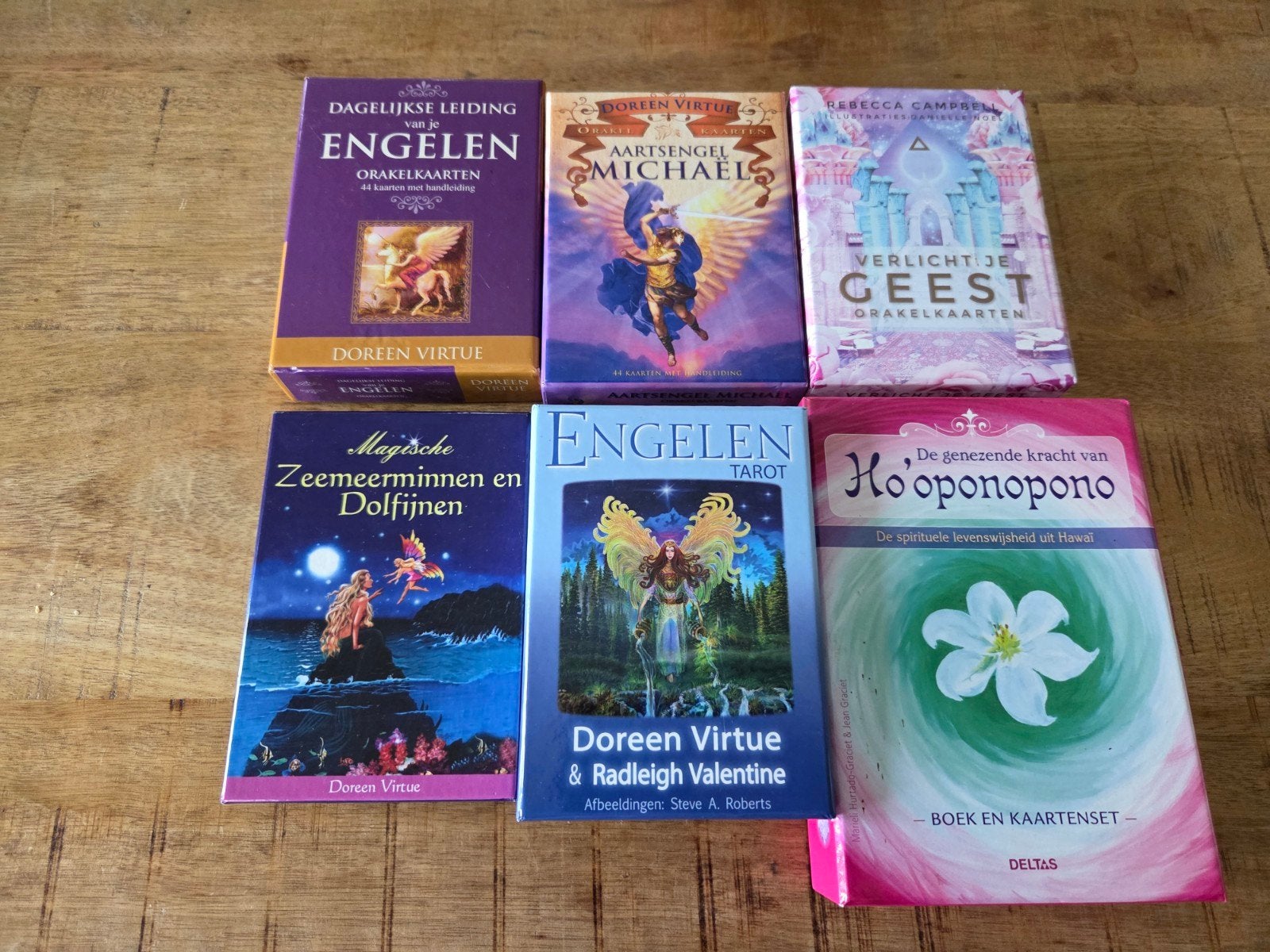 6x Tarot boxset oa 4x Doreen Virtue Orakelkaarten, Boeken, Ophalen of Verzenden, Zo goed als nieuw, Tarot of Kaarten leggen, Overige typen