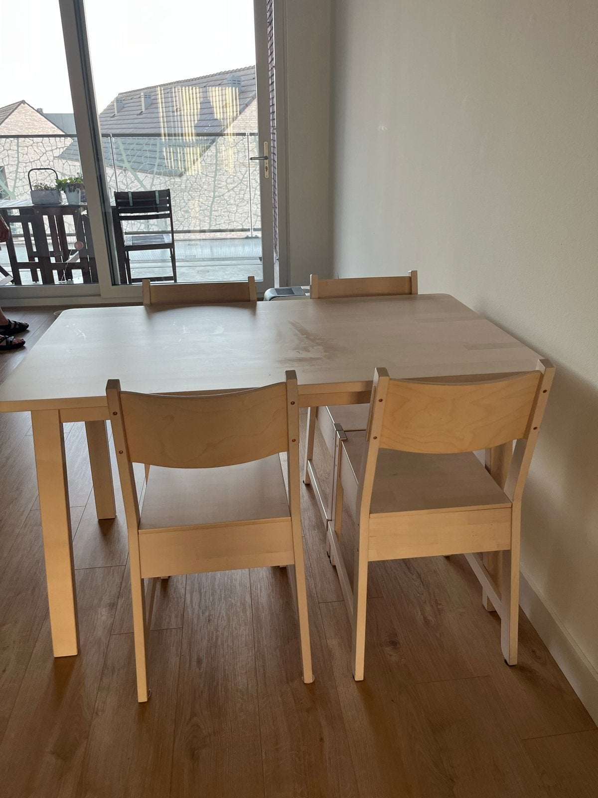 Houten eettafel met 4 stoelen - ikea, Ophalen, Gebruikt, 100 tot 150 cm, 50 tot 100 cm