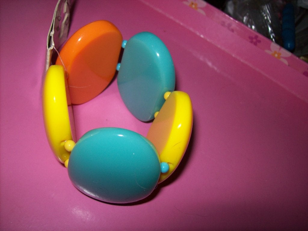 Armband Kunststof Grote Gekleurde Kralen rek model, Sieraden, Tassen en Uiterlijk, Armbanden, Overige kleuren, Verzenden, Kunststof of Plastic
