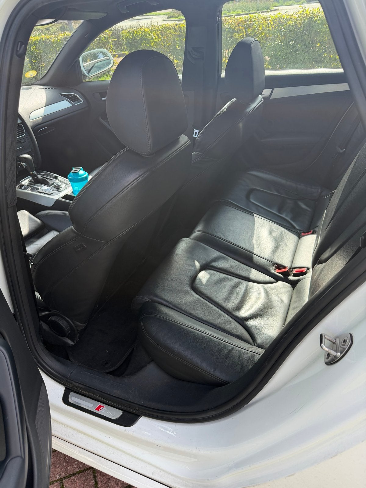 Foto 9 van Audi A4 2.7 TDI 140KW Avant Multitronic 2010 Wit
