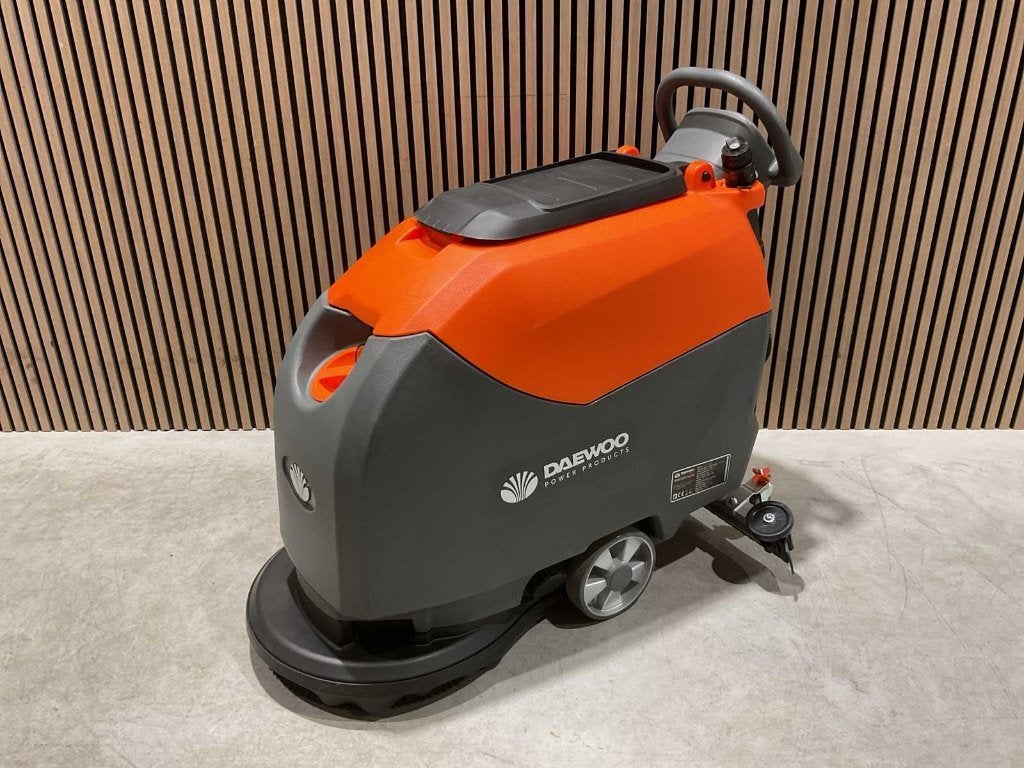 Daewoo vloerreiniger / schrobmachine 2 modellen zelfrijdend, Ophalen, Nieuw