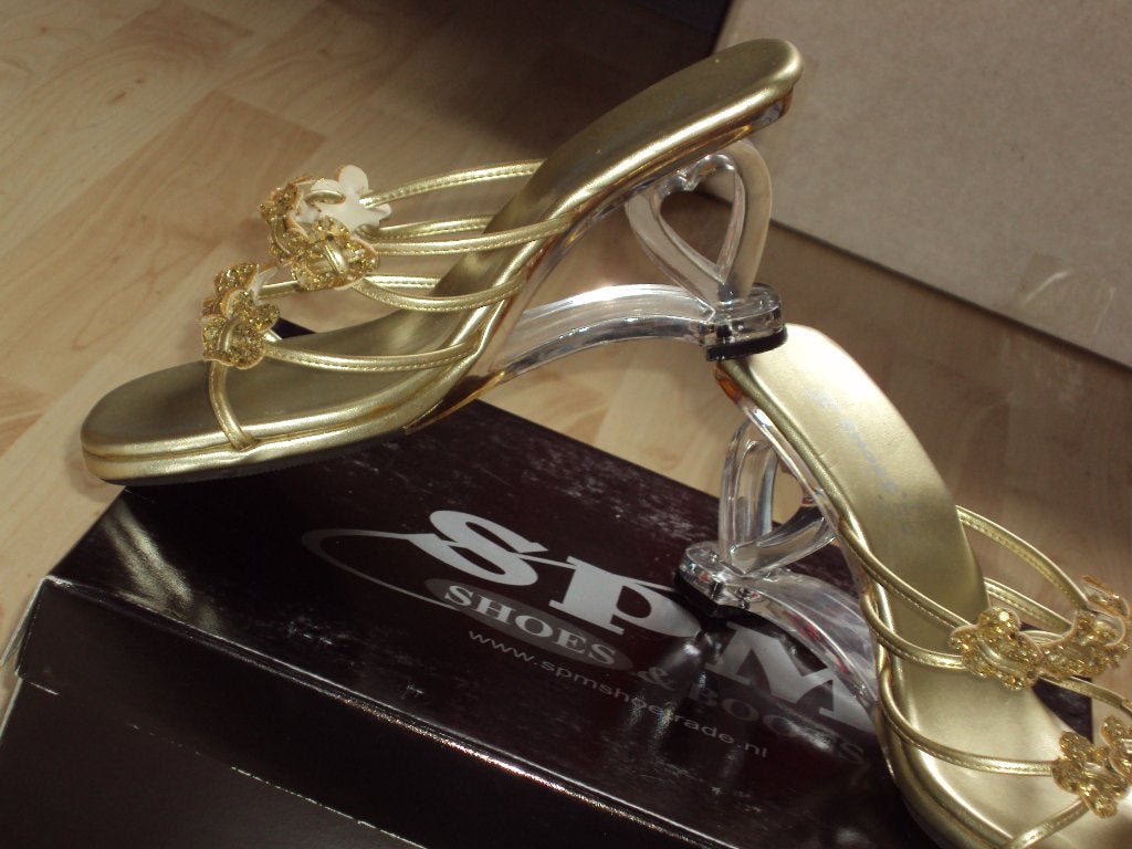 Trendy hakjes  Style Italy, goudkleurige glitters maat 37 , Style Italy, Overige kleuren, Zo goed als nieuw, Sandalen of Muiltjes