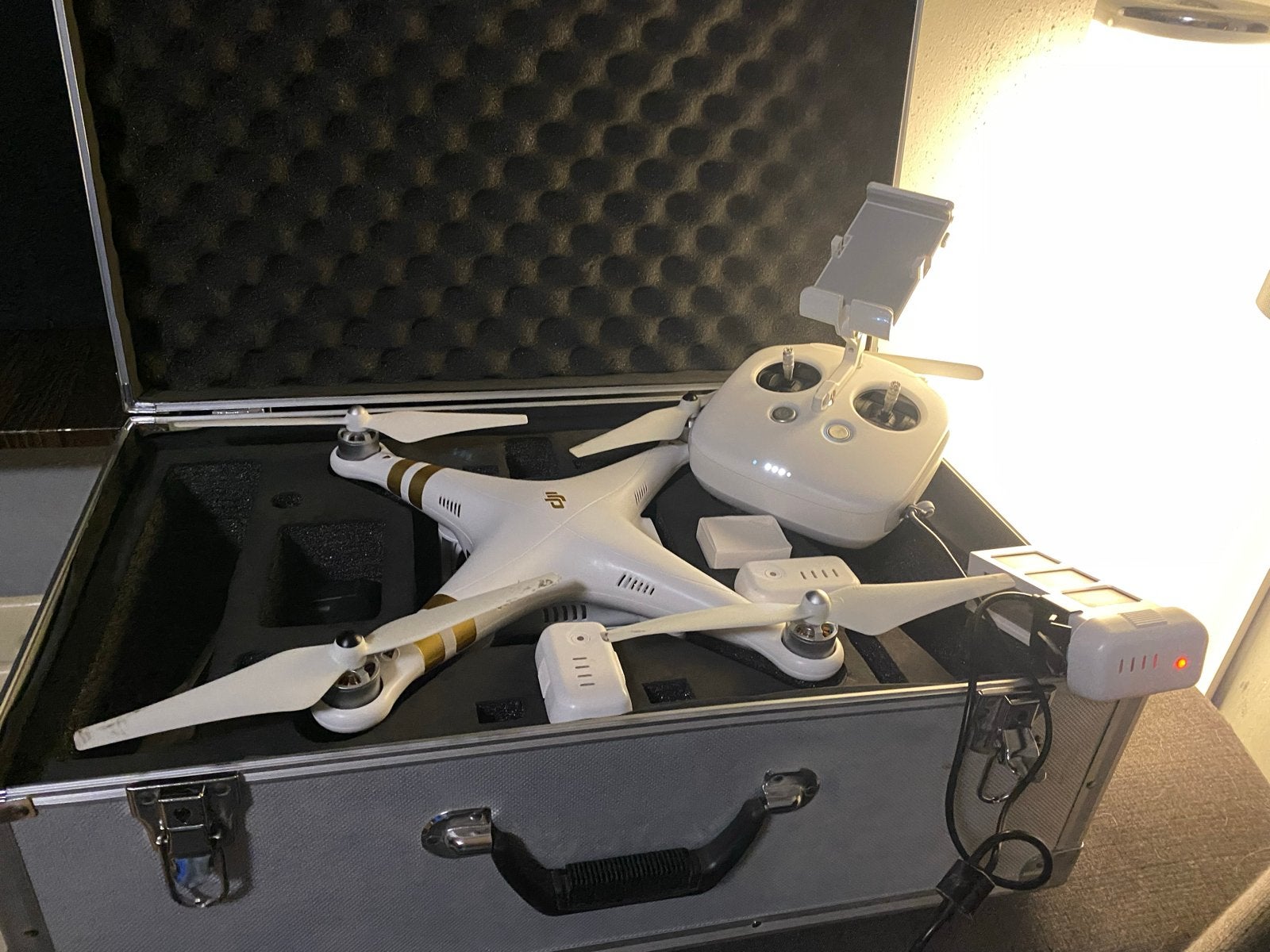 DJI Phantom 3 Pro & Standard - meerdere accu,s, Audio, Tv en Foto, Drones, Ophalen, Gebruikt, Cameradrone, 15 tot 30 minuten