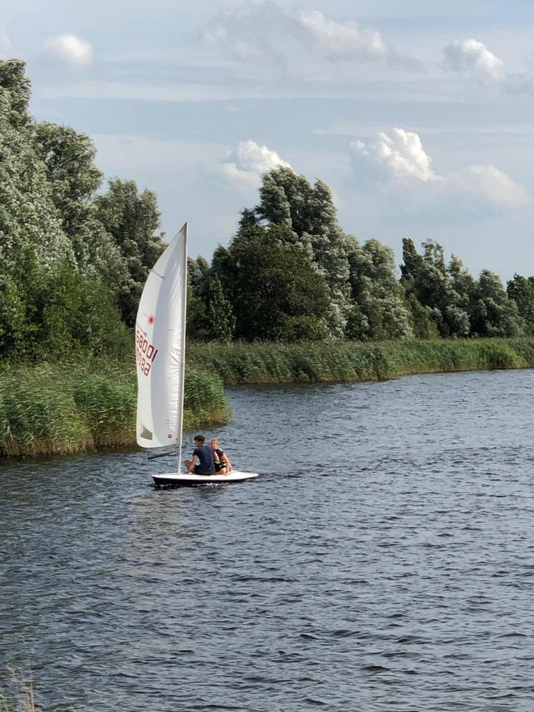 Laser zeilboot vaarklaar, Watersport en Boten, Ophalen, Zo goed als nieuw, Grootzeil, Minder dan 15 m²