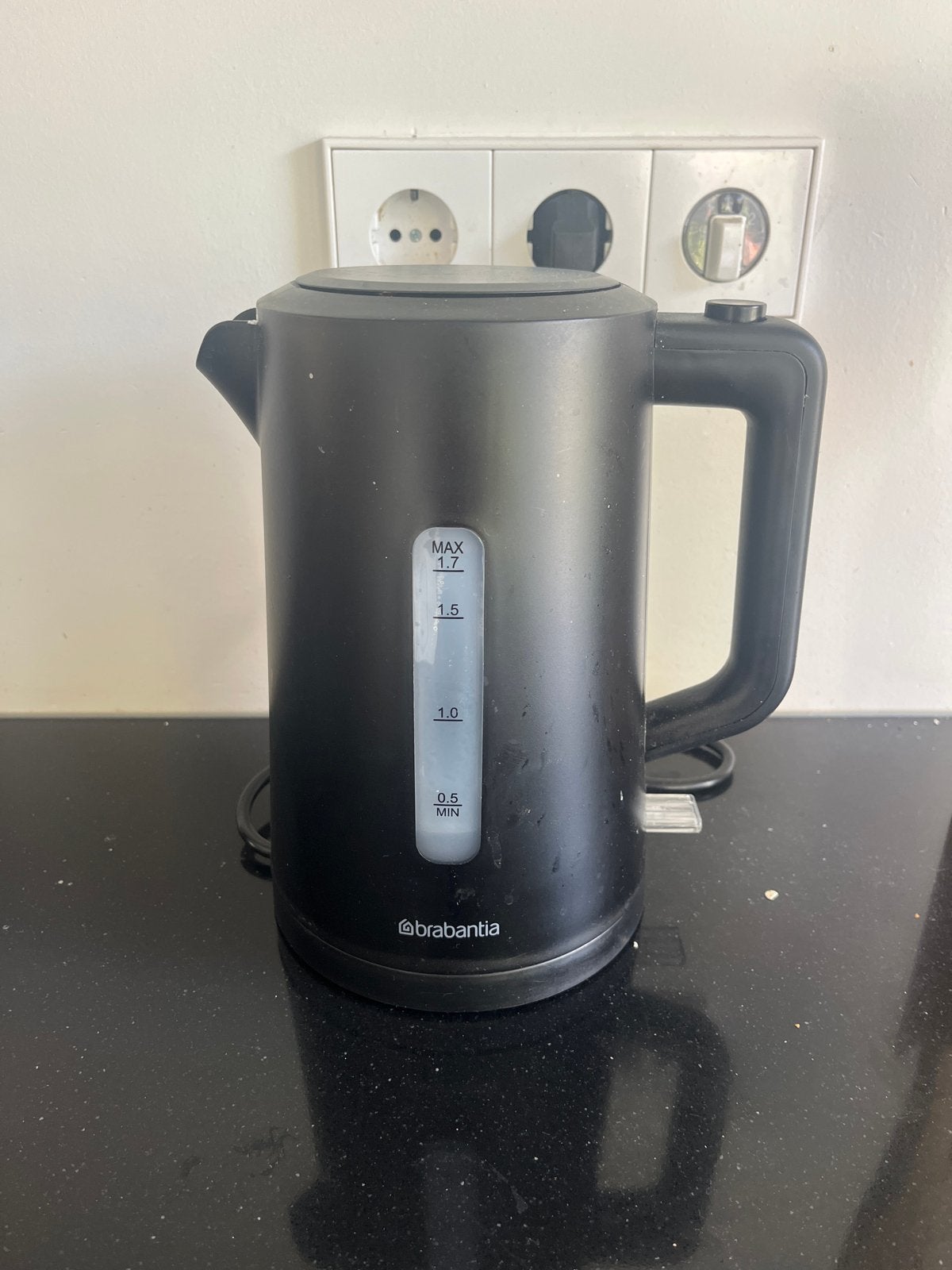 Brabantia waterkoker - Zwart - 1.7 liter, 1 tot 2 liter, Ophalen of Verzenden, Gebruikt