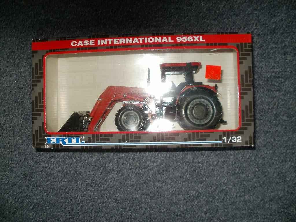 Ertl Tractor Case International 956XL nieuw Schaal 1-32., Ophalen of Verzenden, Nieuw, Tractor of Landbouw, ERTL