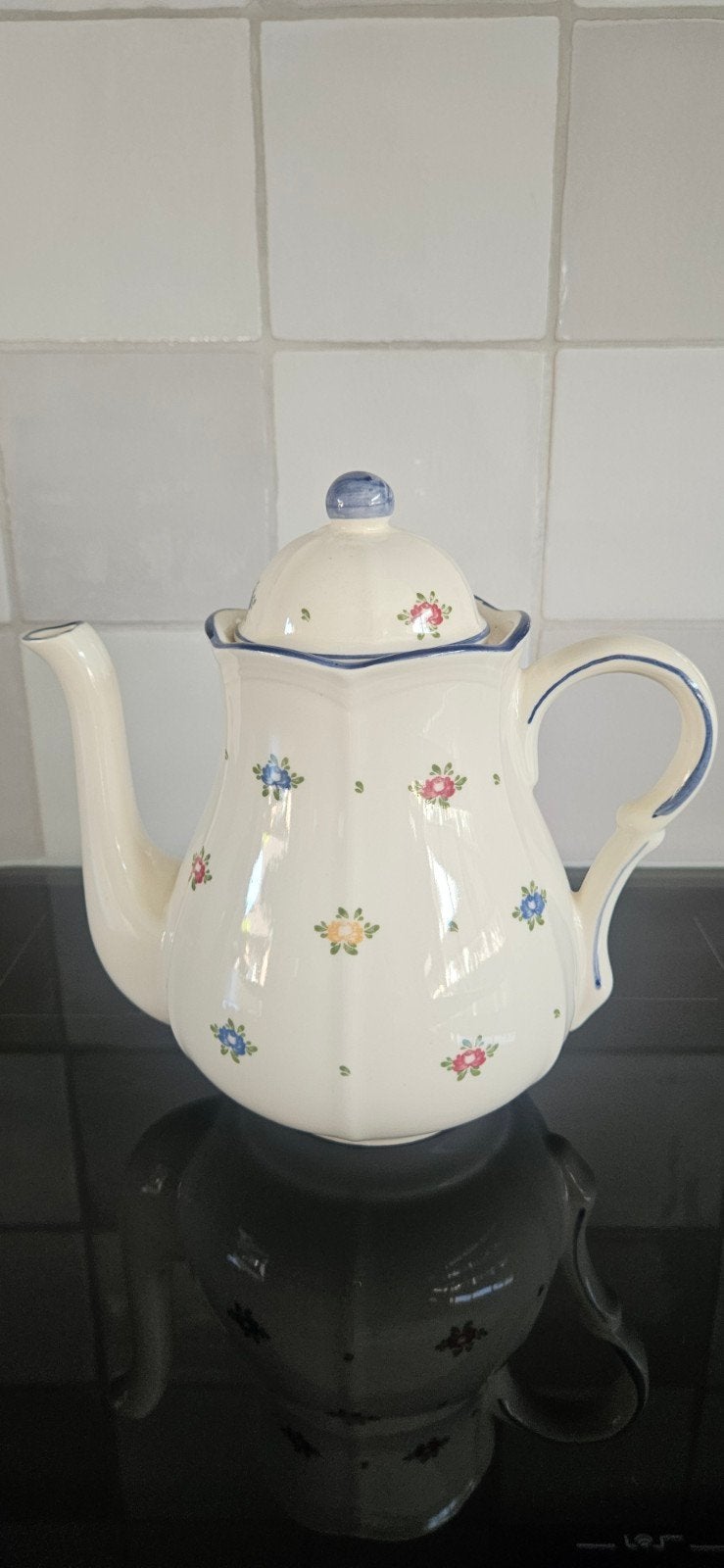 Zeller Keramik Fayencerie koffiekan Petit Rose - Handgeschil, Theepot/fluitketel, Gebruikt, Ophalen of Verzenden, Steen/keramiek