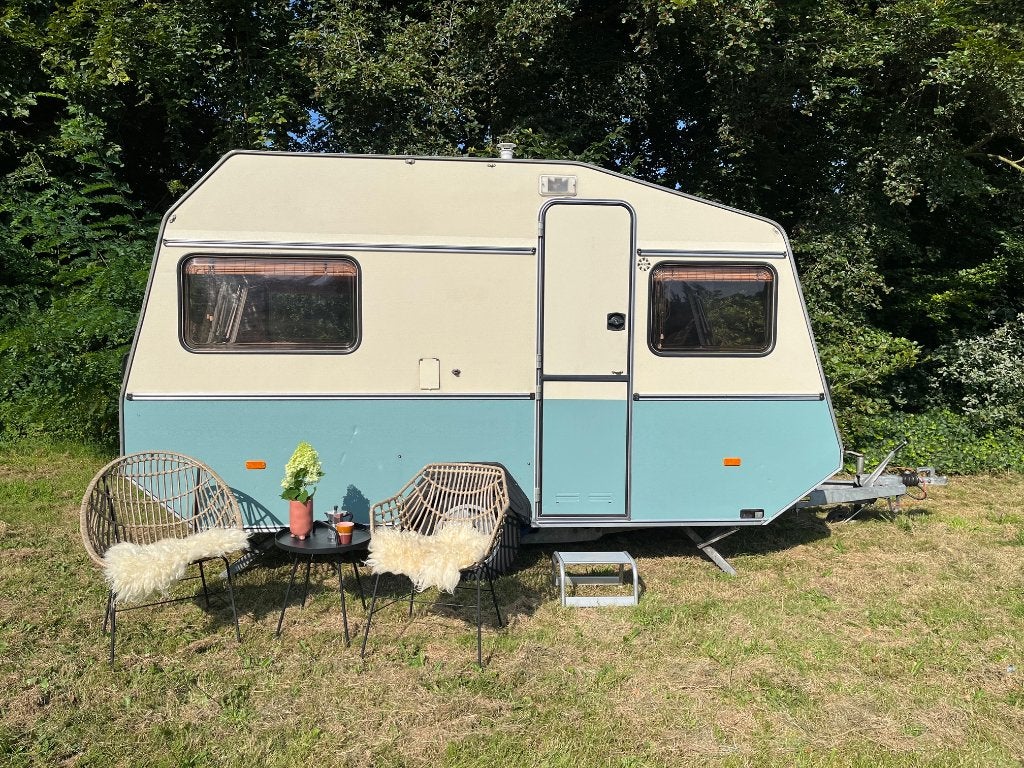 Kip caravan, volledig vernieuwd, Caravans en Kamperen, Vast bed, Kip, Tot en met 2, Treinzit