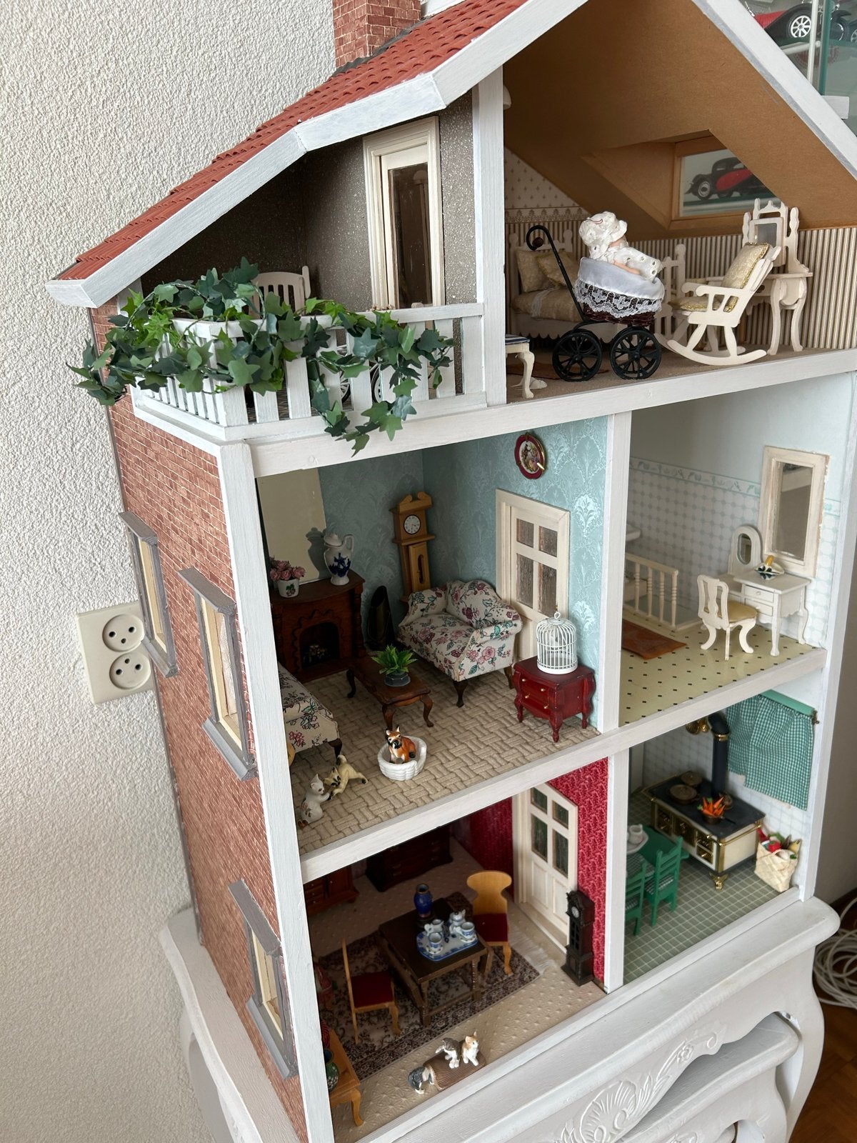 Foto 3 van Gedetailleerd poppenhuis met meubels en accessoires