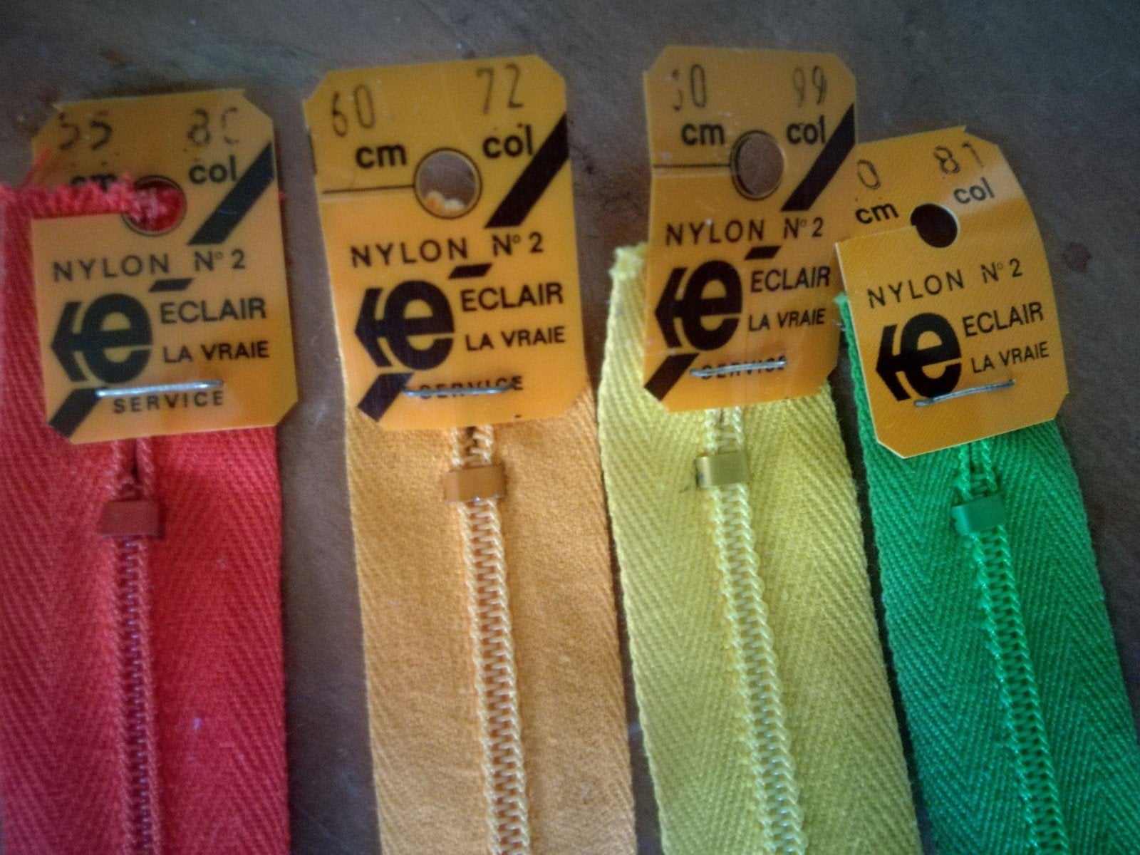 4 Vintage Eclair Nylon Ritsen - Diverse Kleuren, Hobby en Vrije tijd, Naaien en Fournituren, Ophalen of Verzenden, Nieuw, Rits of Sluiting