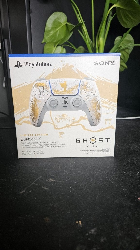 Sony PS5 DualSense Ghost of Yōtei Gold Limited Edition, Ophalen of Verzenden, Zo goed als nieuw, Controller, PlayStation 5