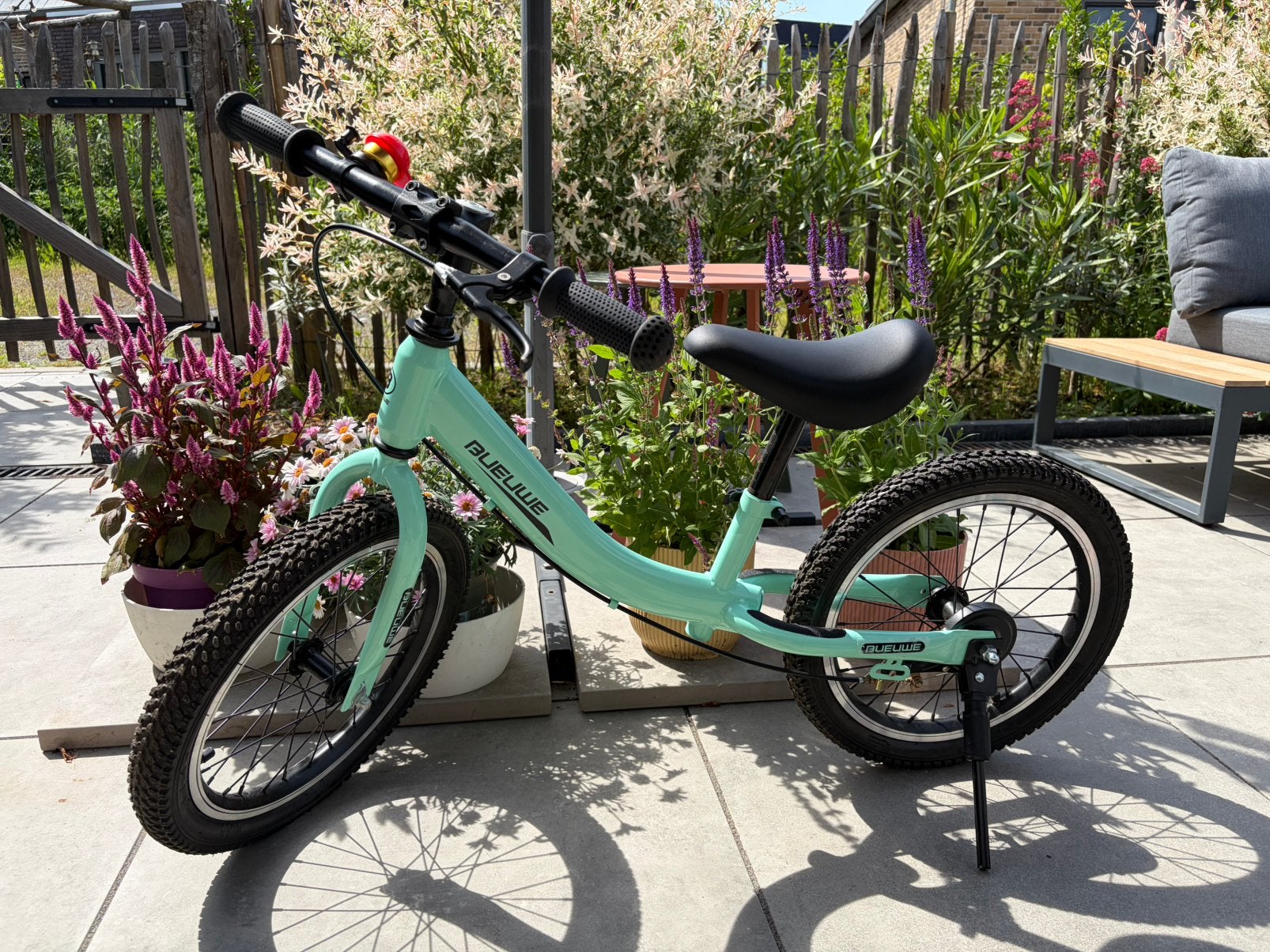 Loopfiets voor kinderen, licht blauw/groen van Bueuwe 16inch, Ophalen, Zo goed als nieuw, Verstelbare zitting